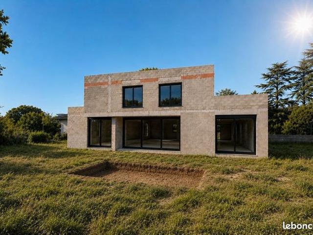 Villa 10 pièces 325 m²