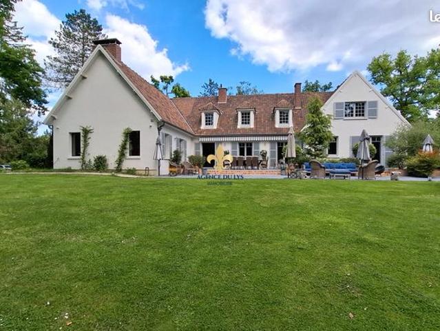 Villa 10 pièces 320 m²
