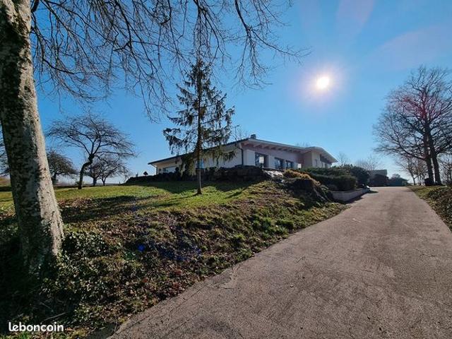 Villa 10 pièces 320 m²