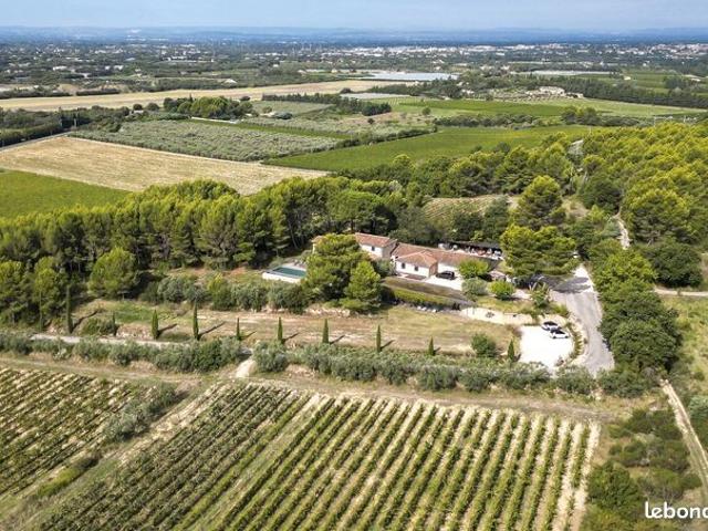 Villa 10 pièces 320 m²