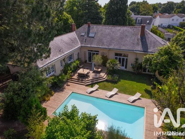 Villa 10 pièces 321 m²
