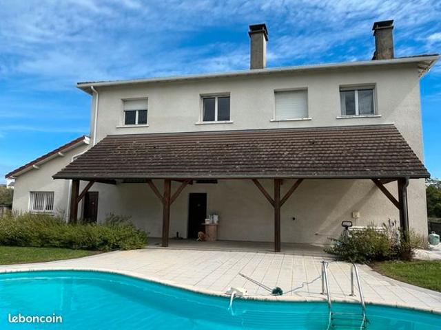 Villa 10 pièces 330 m²