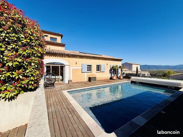 Villa 10 pièces 345 m²
