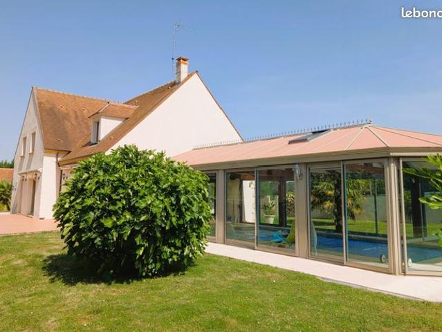 Villa 10 pièces 340 m²