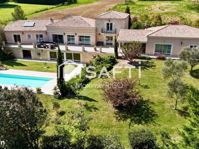 Villa 10 pièces 358 m²