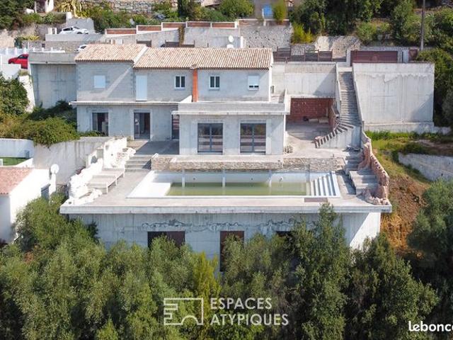 Villa 10 pièces 350 m²