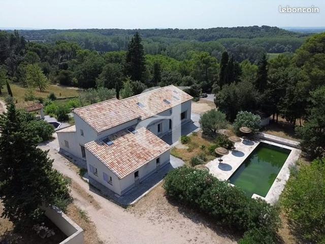 Villa 10 pièces 352 m²