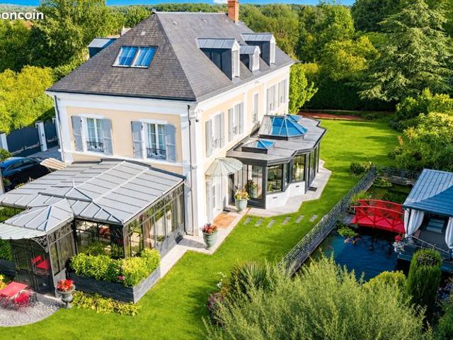Villa 10 pièces 366 m²