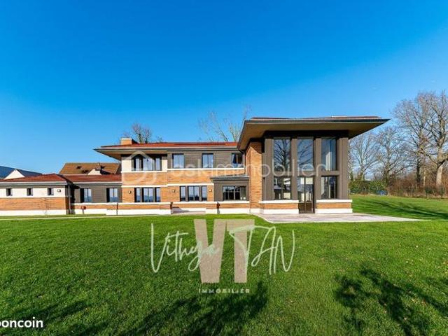 Villa 10 pièces 368 m²