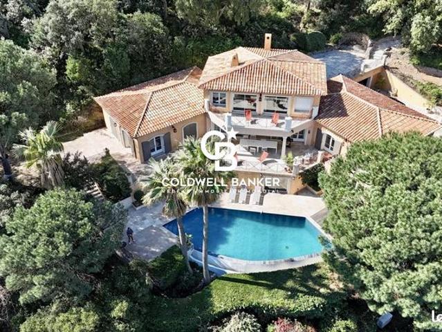 Villa 10 pièces 360 m²