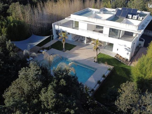 Villa 10 pièces 363 m²