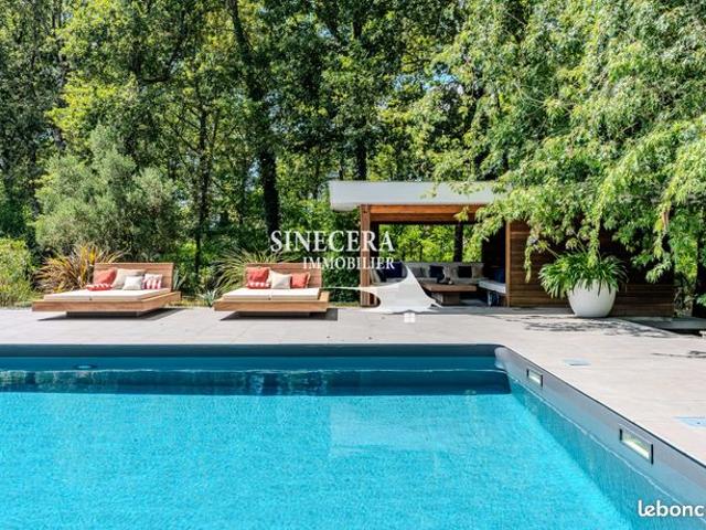 Villa 10 pièces 374 m²