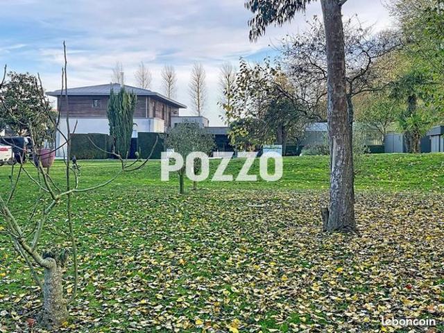 Villa 10 pièces 375 m²