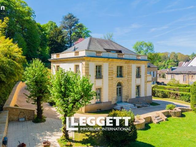 Villa 10 pièces 372 m²