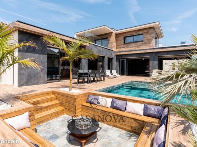 Villa 10 pièces 385 m²