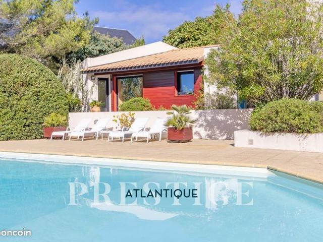 Villa 10 pièces 408 m²