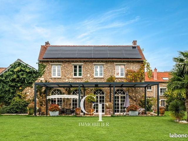 Villa 10 pièces 400 m²