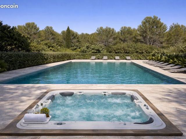 Villa 10 pièces 415 m²
