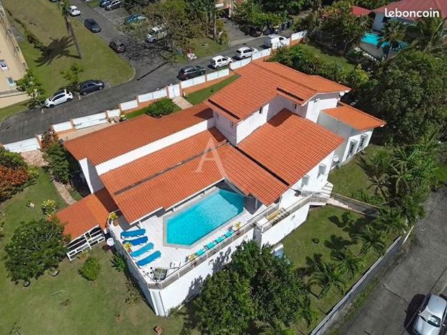 Villa 10 pièces 412 m²