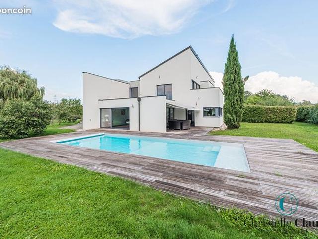 Villa 10 pièces 420 m²