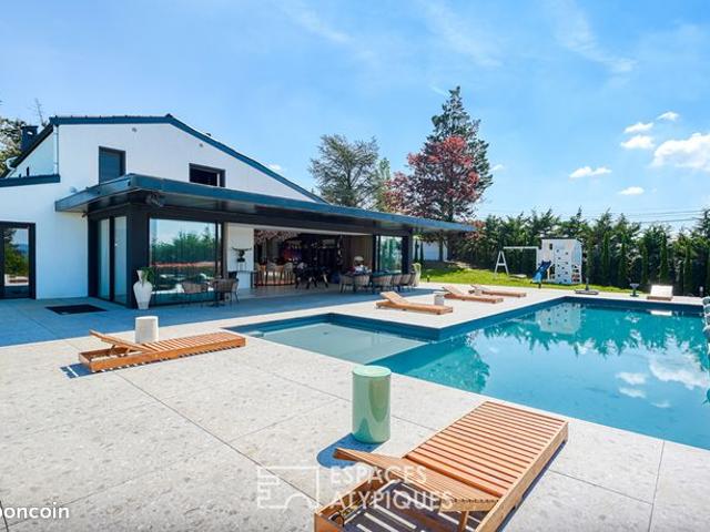 Villa 10 pièces 438 m²