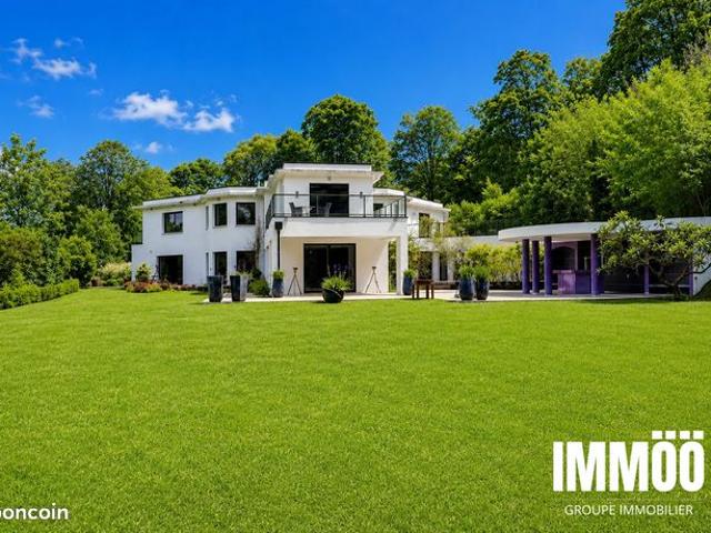 Villa 10 pièces 444 m²