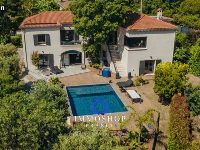 Villa 10 pièces 440 m²