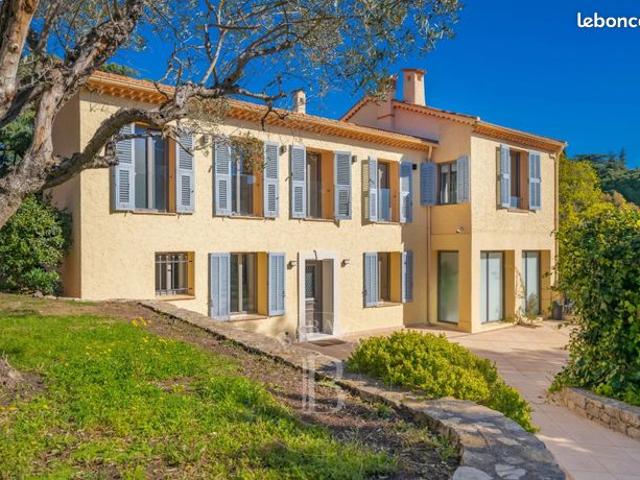 Villa 10 pièces 450 m²