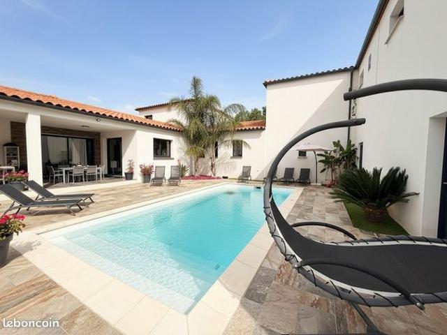 Villa 10 pièces 466 m²