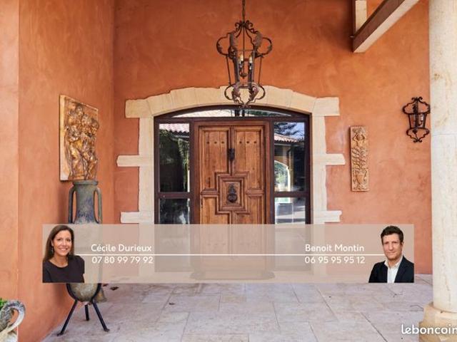 Villa 10 pièces 536 m²