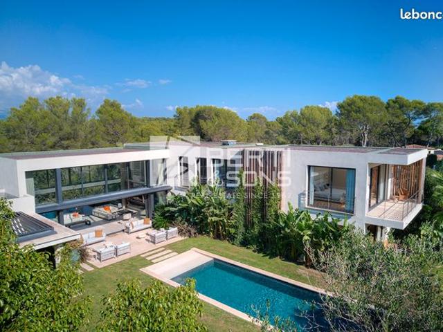 Villa 10 pièces 700 m²