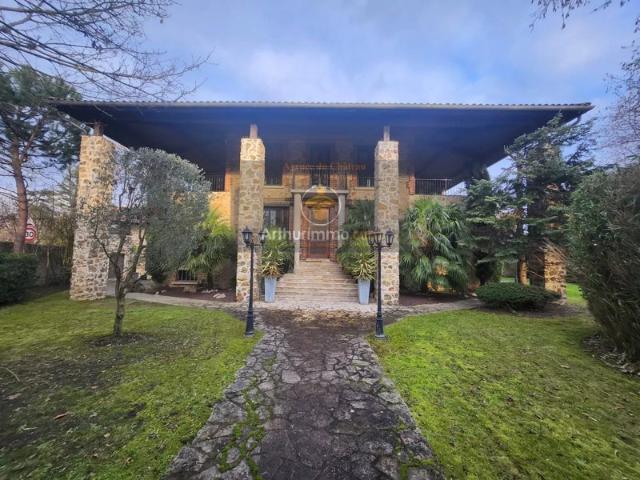 Villa 10 pièces à Plessis trevise 94420
