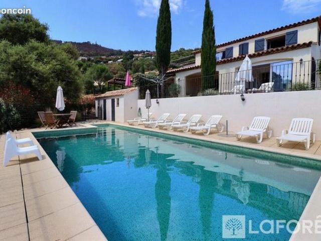 Villa 11 pièces 194 m²