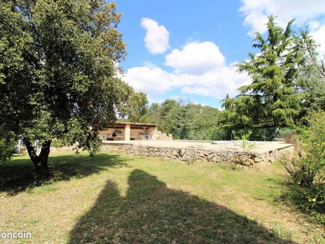Villa 11 pièces 190 m²