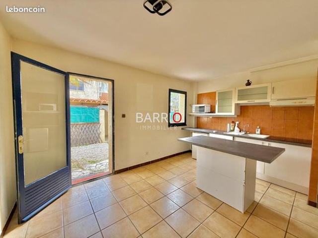Villa 11 pièces 217 m²