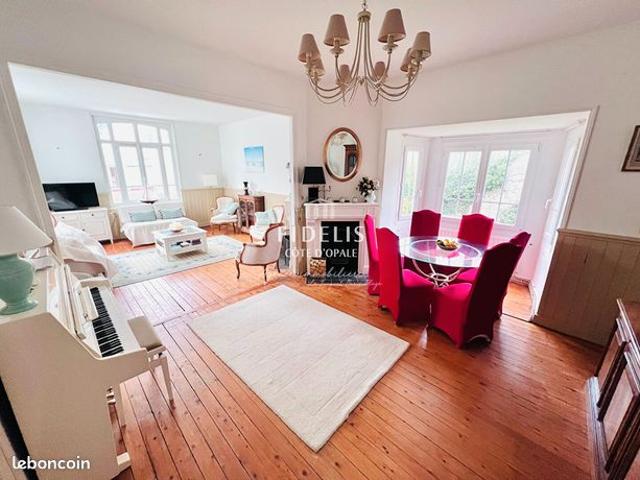 Villa 11 pièces 210 m²
