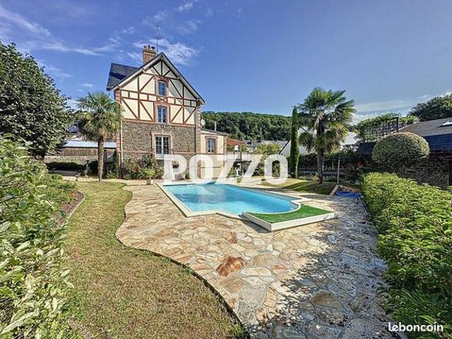 Villa 11 pièces 220 m²