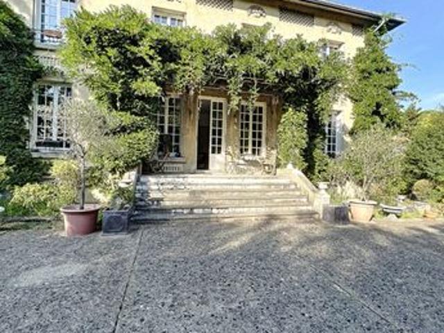 Villa 11 pièces 252 m²