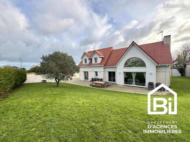 Villa 11 pièces 261 m²