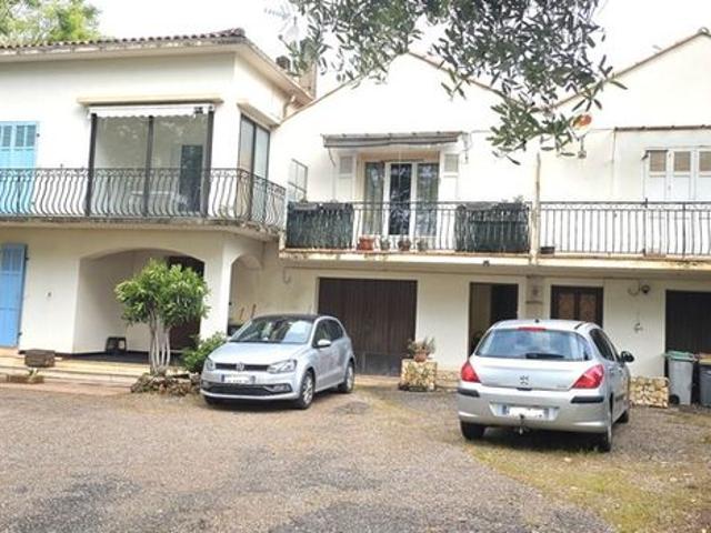Villa 11 pièces 279 m²
