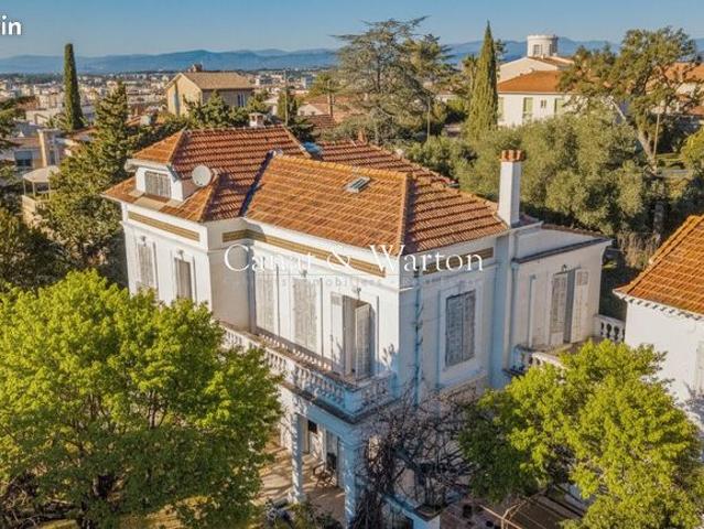 Villa 11 pièces 285 m²