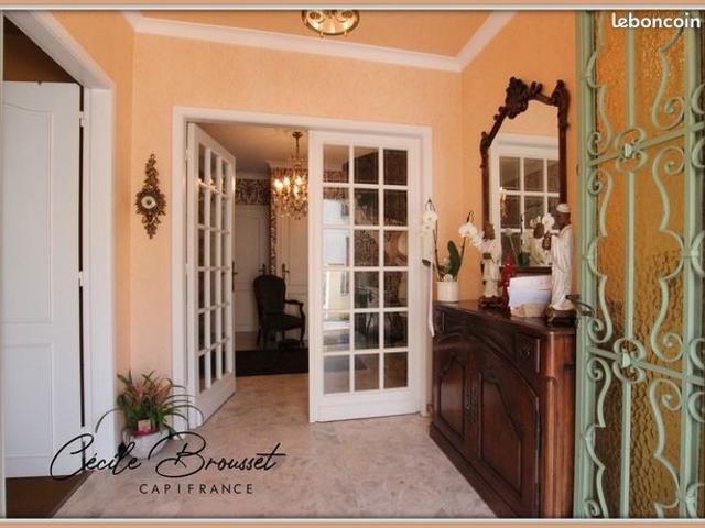 Villa 11 pièces 286 m²