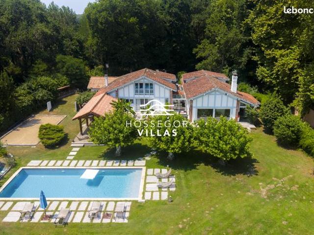 Villa 11 pièces 295 m²