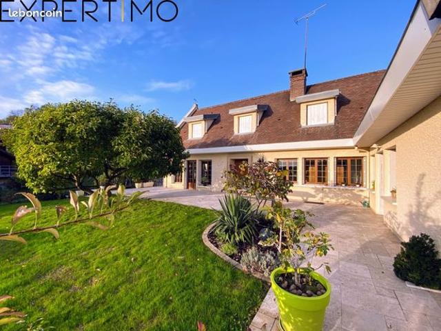 Villa 11 pièces 300 m²