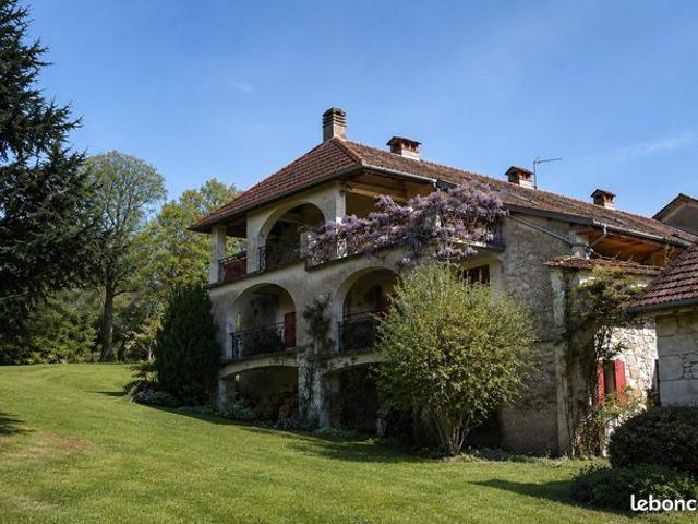 Villa 11 pièces 321 m²