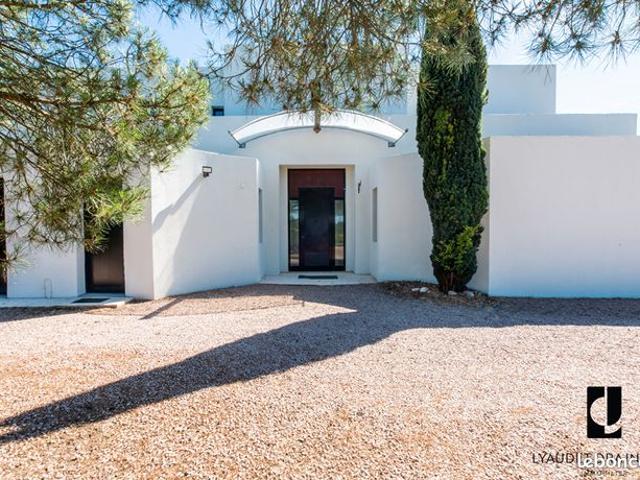 Villa 11 pièces 323 m²