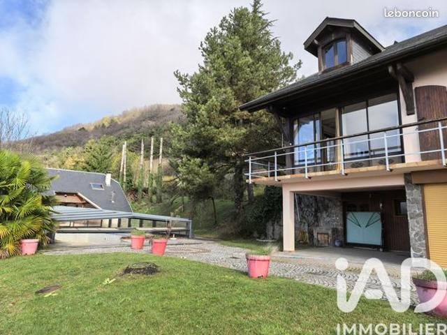 Villa 11 pièces 332 m²