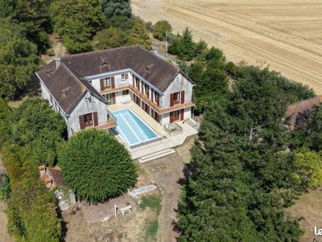 Villa 11 pièces 363 m²