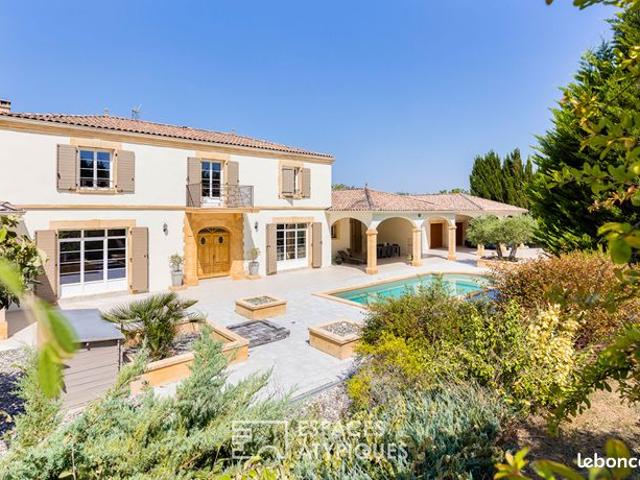 Villa 11 pièces 375 m²