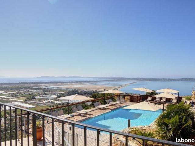 Villa 11 pièces 370 m²